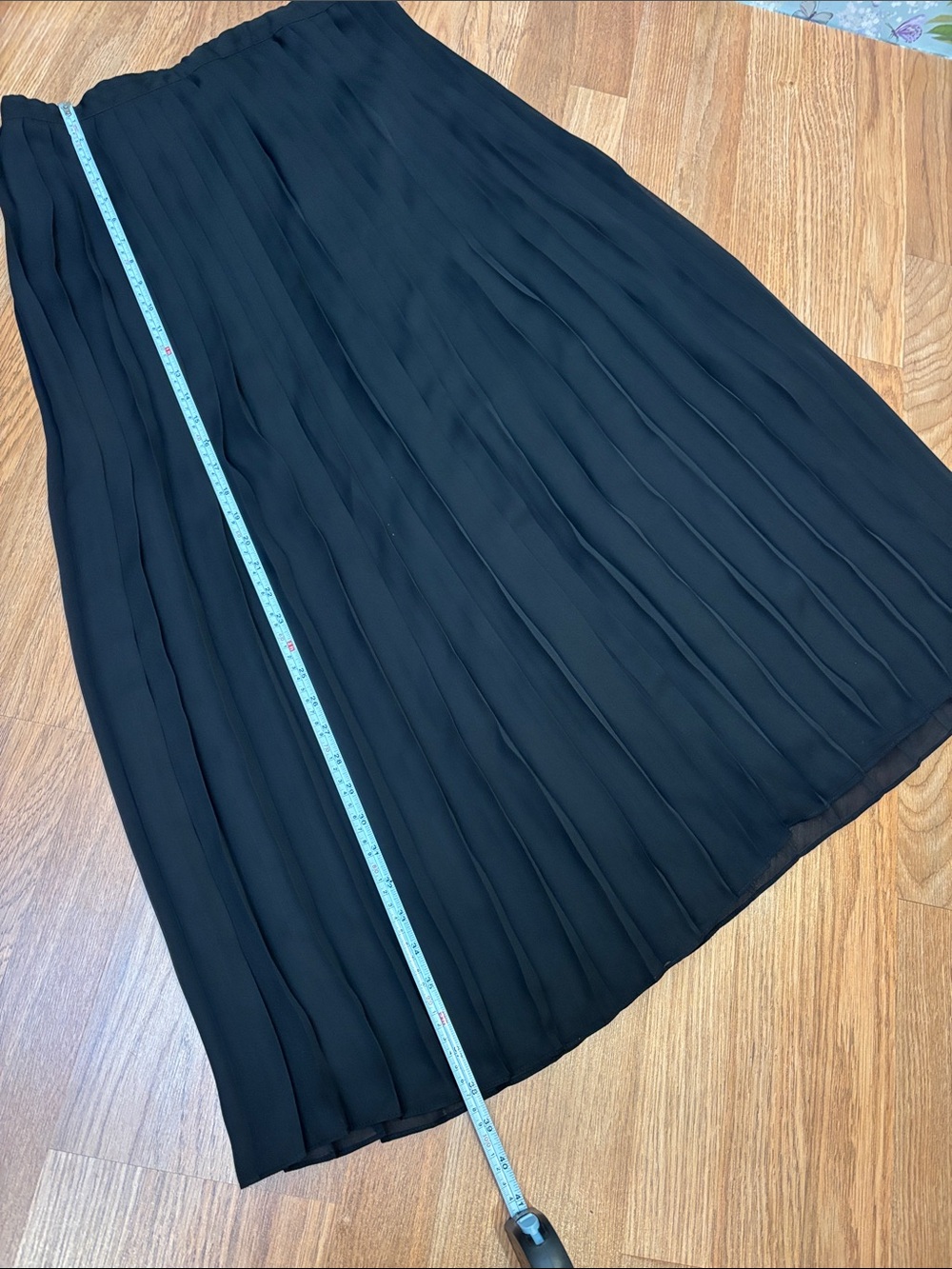 Coldwater Creek elegant black pleated midi skirt. Size M - Picture 14 of 17